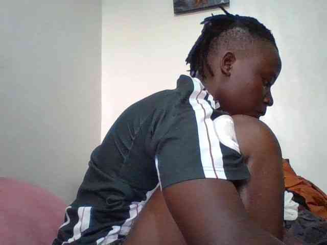 Yourdreamgirl webcam