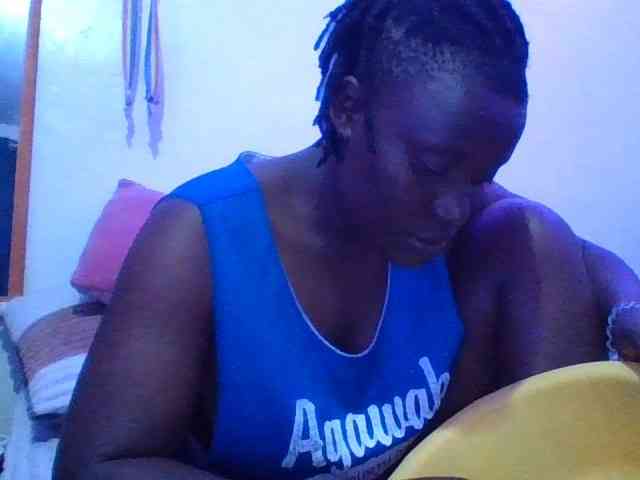 Yourdreamgirl webcam