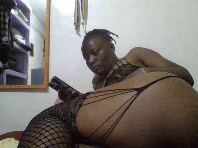 Yourdreamgirl webcam