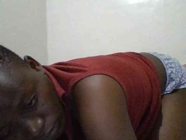 Yourdreamgirl webcam