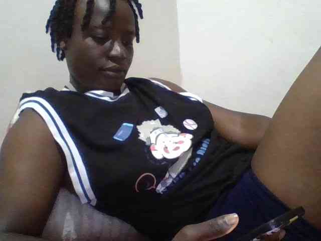 Yourdreamgirl webcam