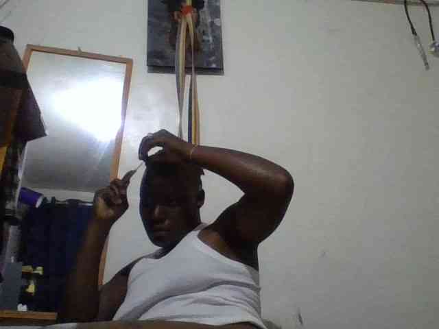 Yourdreamgirl webcam