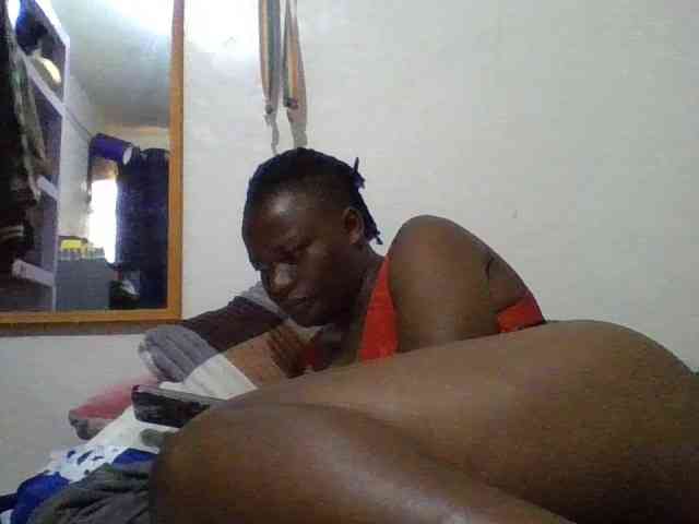 Yourdreamgirl webcam