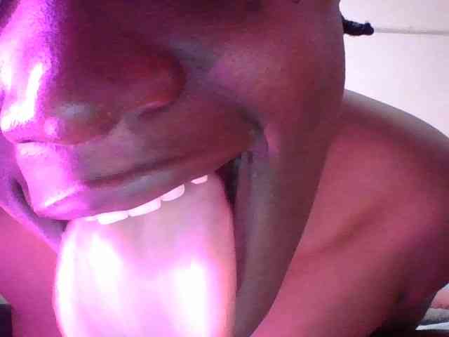 Yourdreamgirl webcam