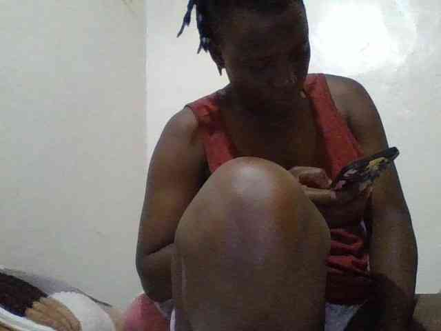 Yourdreamgirl webcam