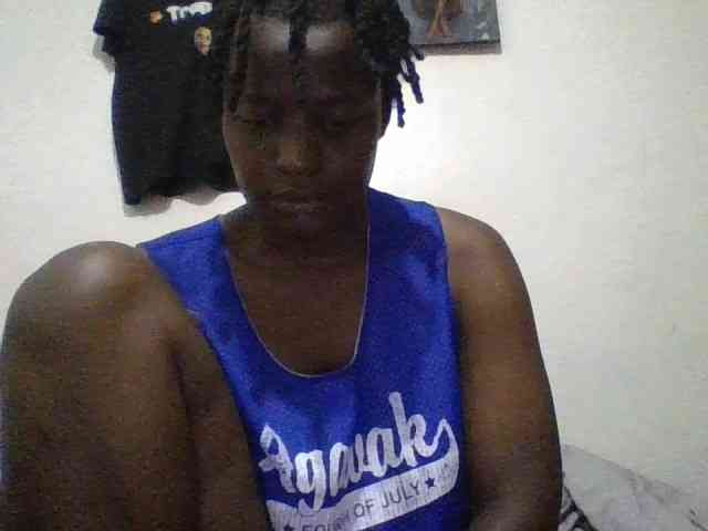 Yourdreamgirl webcam