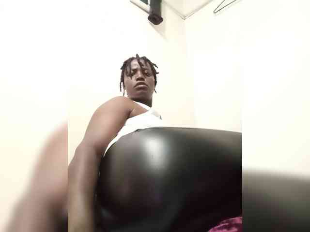 Yourdreamgirl webcam