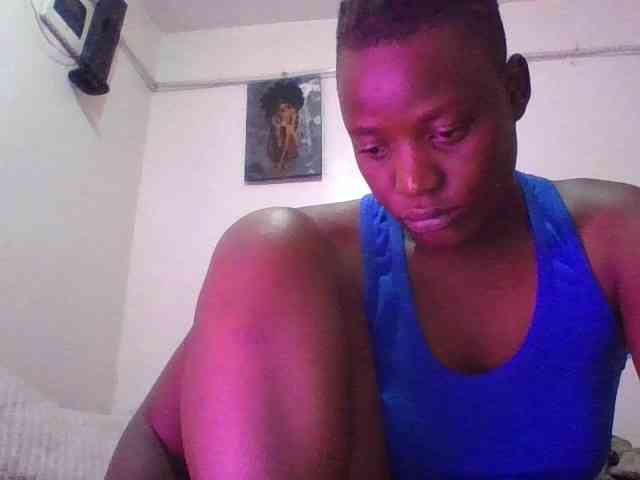 Yourdreamgirl webcam