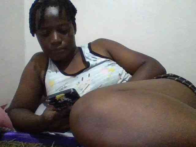 Yourdreamgirl webcam
