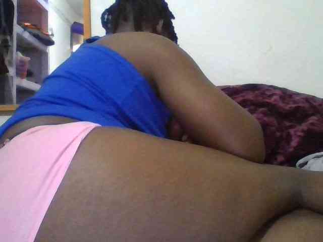 Yourdreamgirl webcam