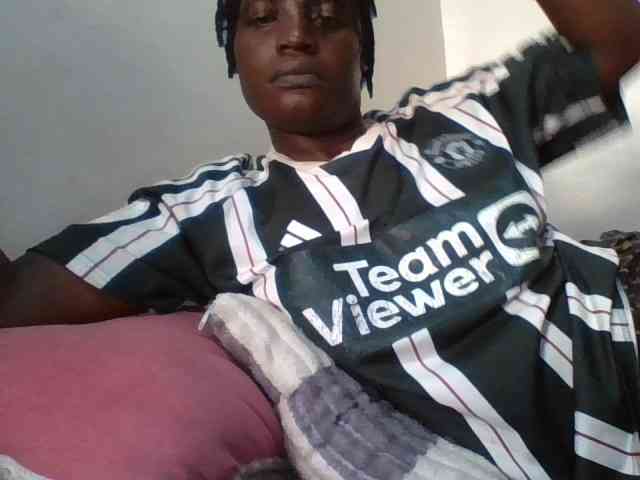 Yourdreamgirl webcam