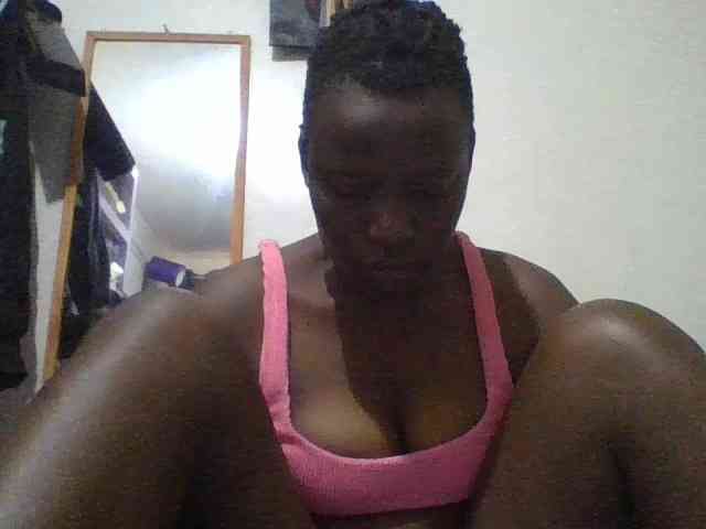 Yourdreamgirl webcam
