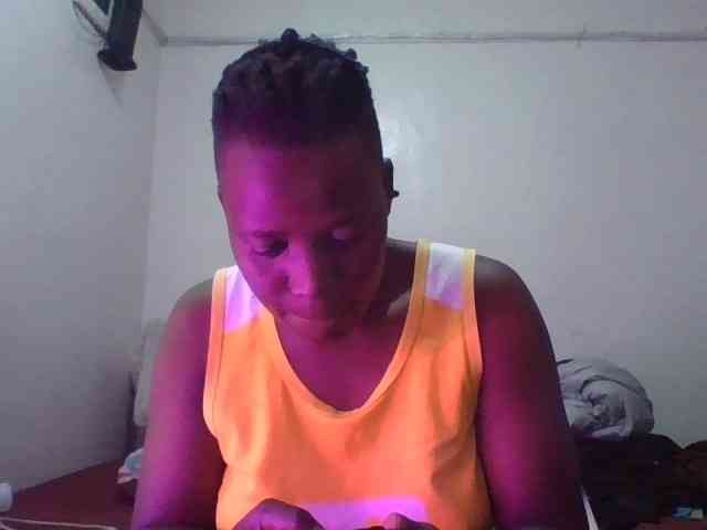 Yourdreamgirl webcam