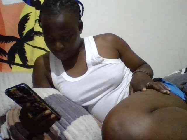 Yourdreamgirl webcam