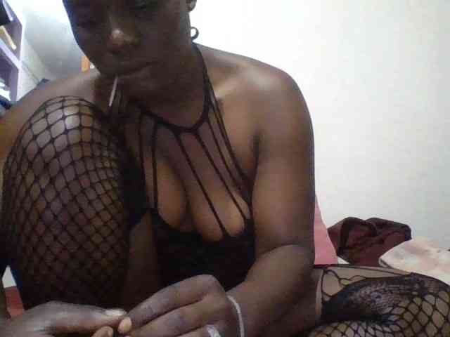 Yourdreamgirl webcam