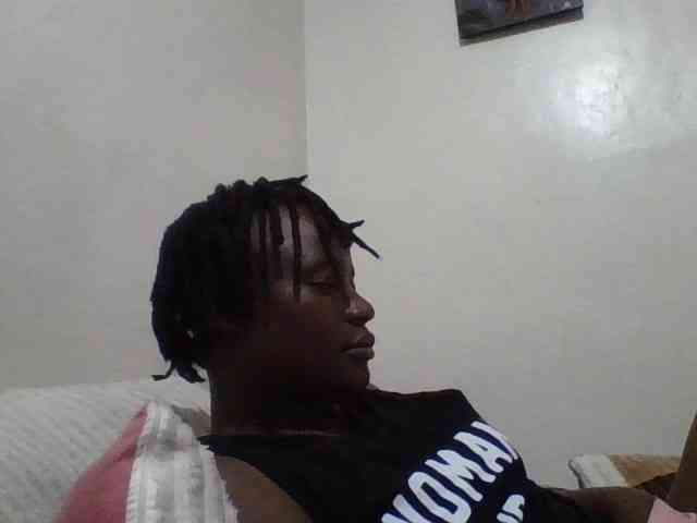 Yourdreamgirl webcam