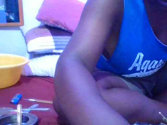 Yourdreamgirl webcam