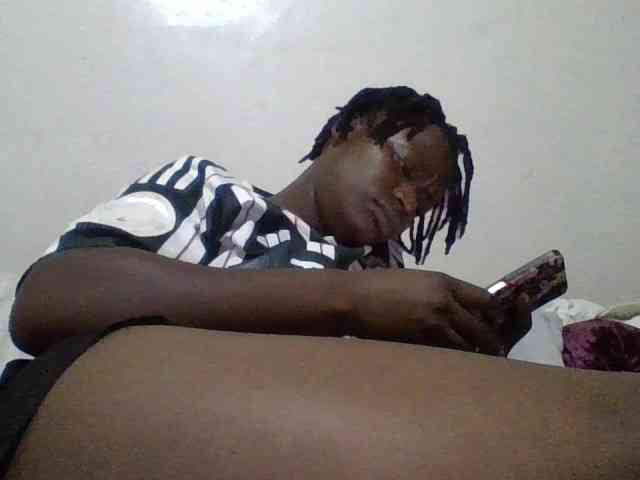 Yourdreamgirl webcam