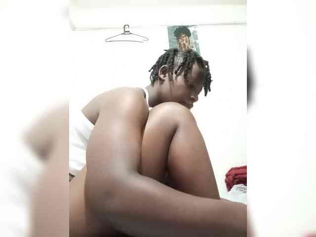 Yourdreamgirl webcam