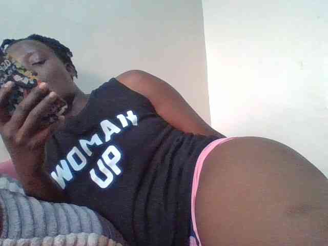 Yourdreamgirl webcam