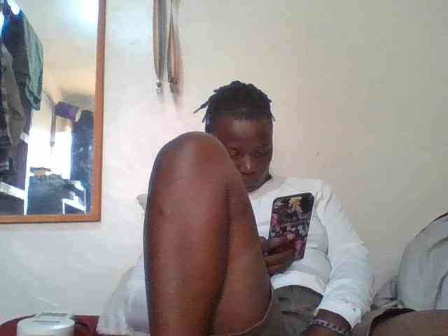 Yourdreamgirl webcam
