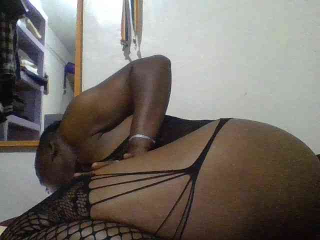 Yourdreamgirl webcam