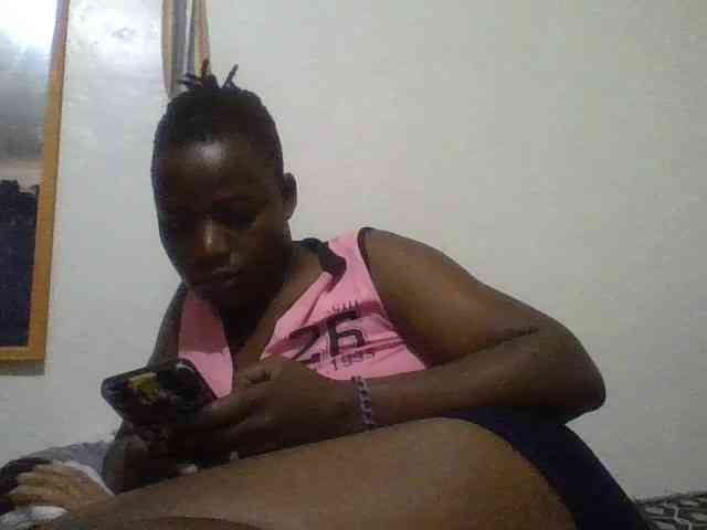 Yourdreamgirl webcam