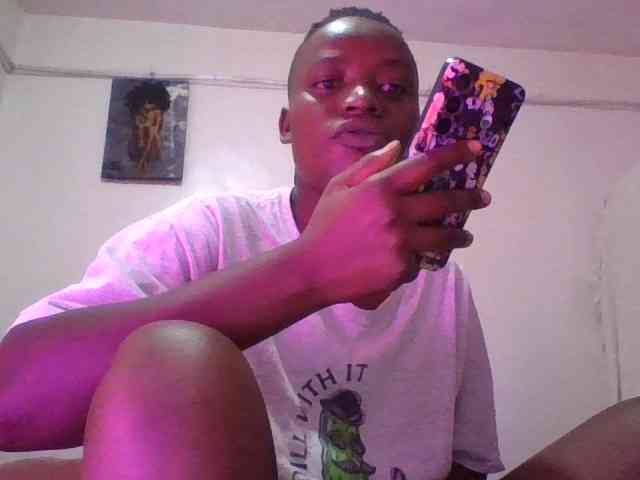 Yourdreamgirl webcam