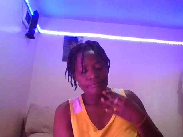 Yourdreamgirl webcam