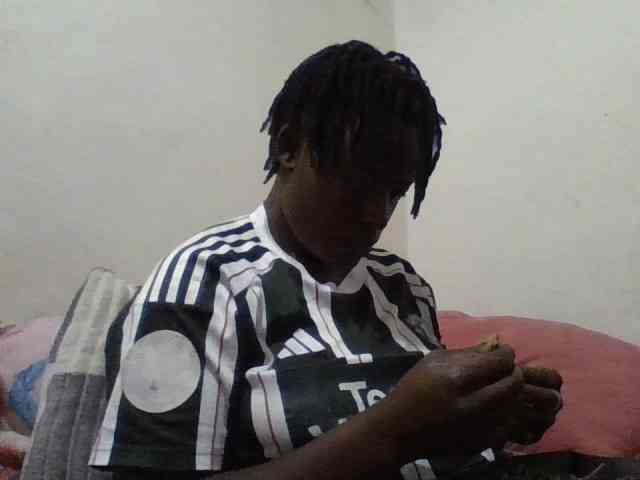 Yourdreamgirl webcam