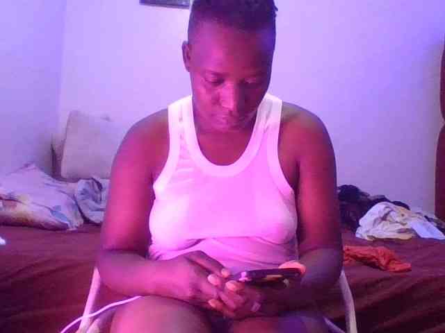 Yourdreamgirl webcam