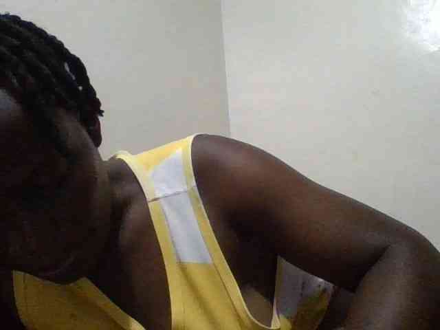 Yourdreamgirl webcam