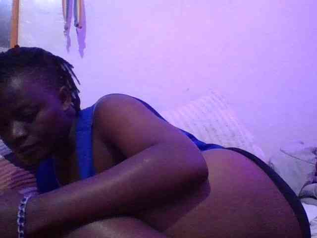 Yourdreamgirl webcam