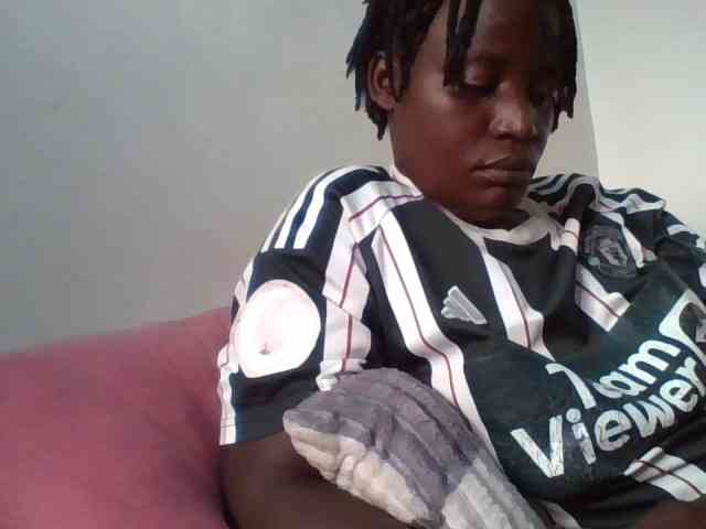 Yourdreamgirl webcam