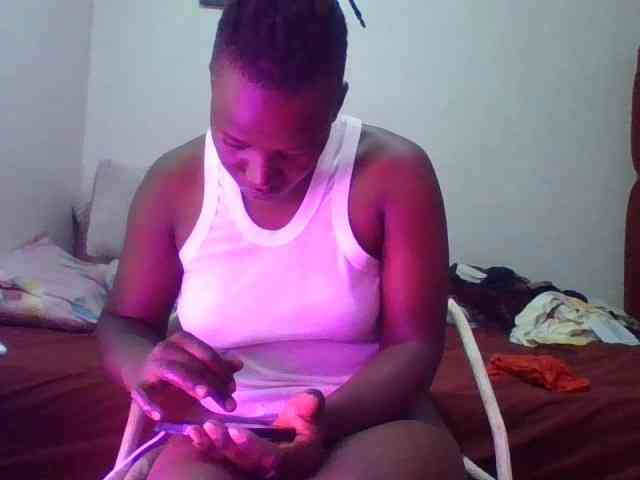 Yourdreamgirl webcam