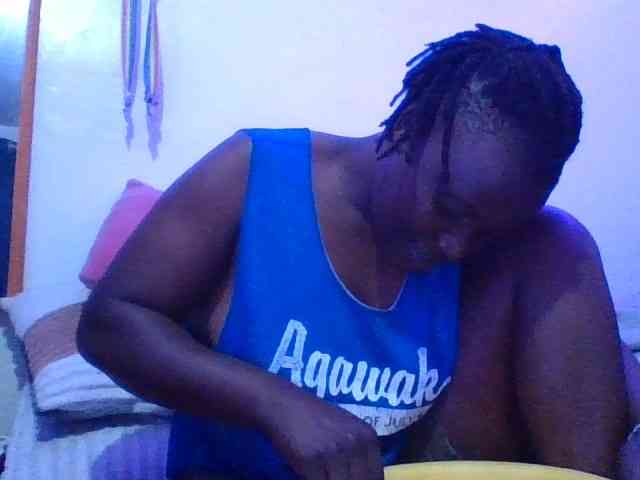Yourdreamgirl webcam
