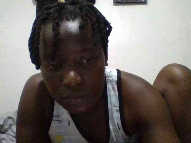 Yourdreamgirl webcam