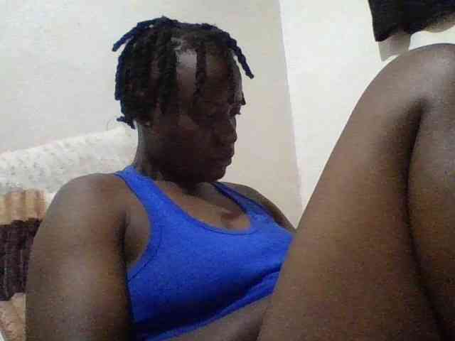 Yourdreamgirl webcam