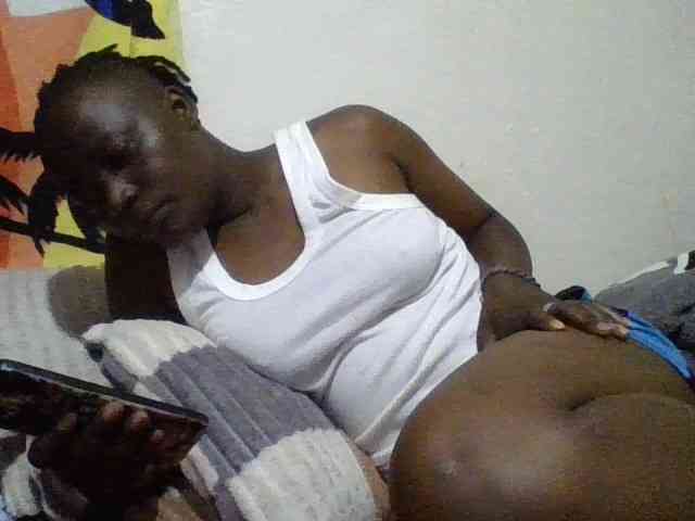 Yourdreamgirl webcam