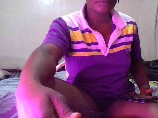 Yourdreamgirl webcam