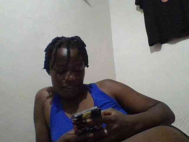 Yourdreamgirl webcam