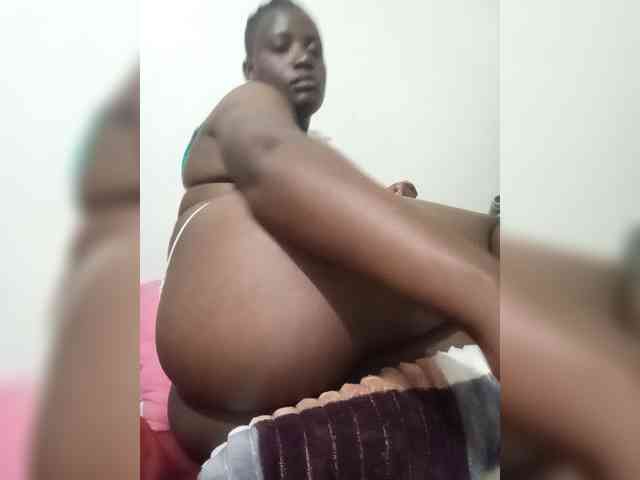 Yourdreamgirl webcam