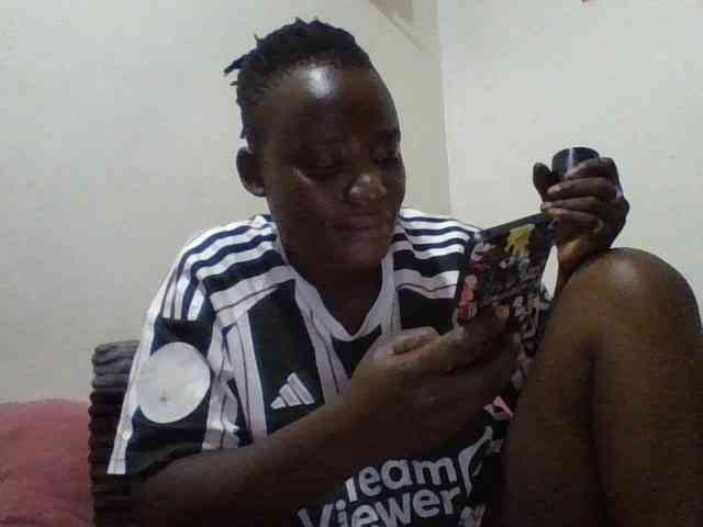 Yourdreamgirl webcam