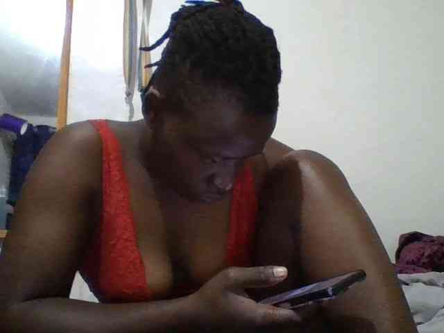 Yourdreamgirl webcam