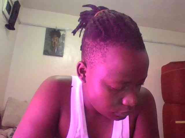 Yourdreamgirl webcam