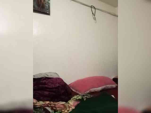 Yourdreamgirl webcam