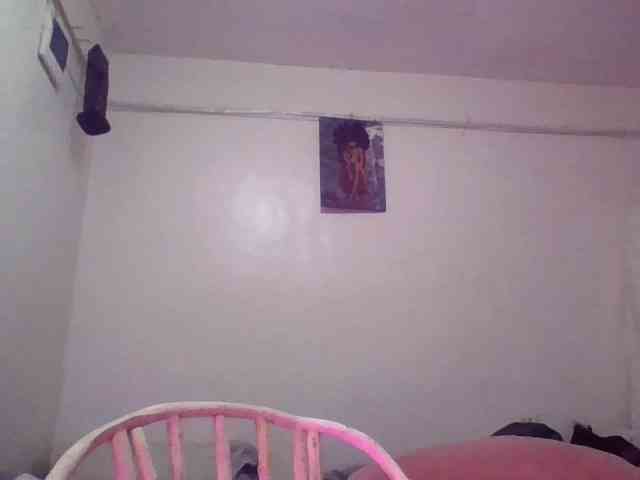 Yourdreamgirl webcam