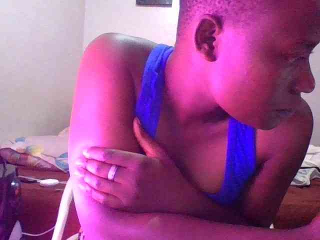 Yourdreamgirl webcam