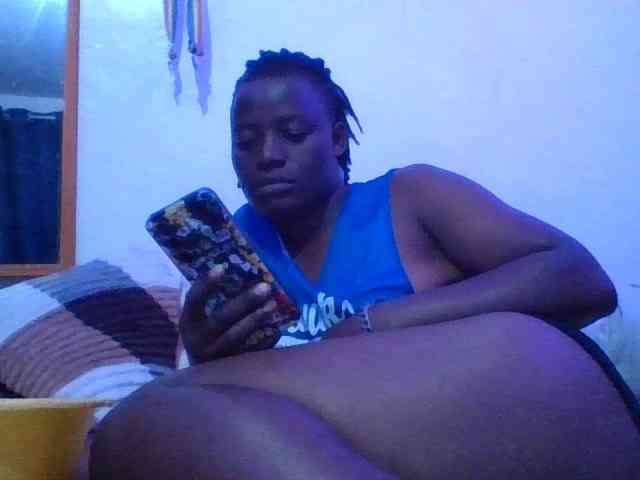 Yourdreamgirl webcam