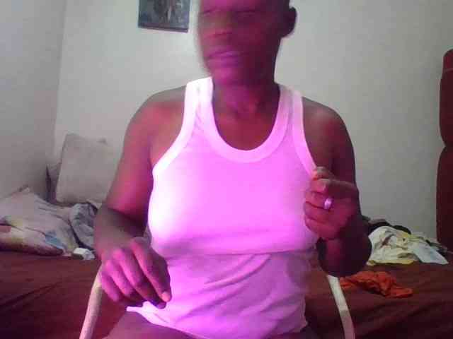 Yourdreamgirl webcam